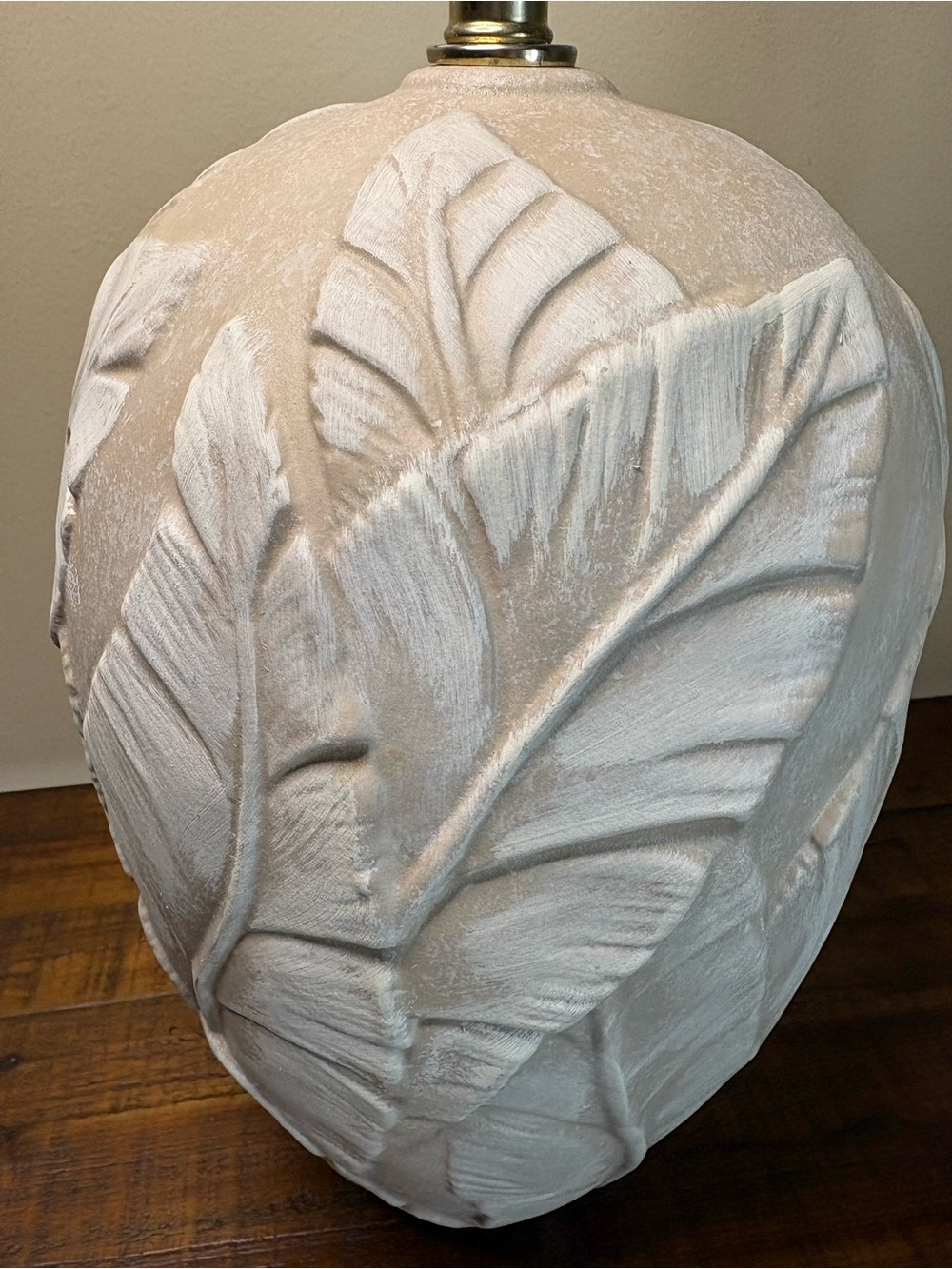 Vintage 1980’s Plaster Table Lamp Textured Banana Leaf Design - Picture 3 of 10